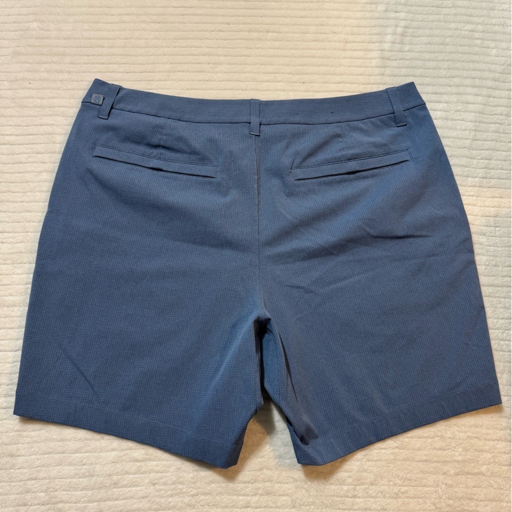 Lululemon Athletica Men's Navy Flat Front Shorts